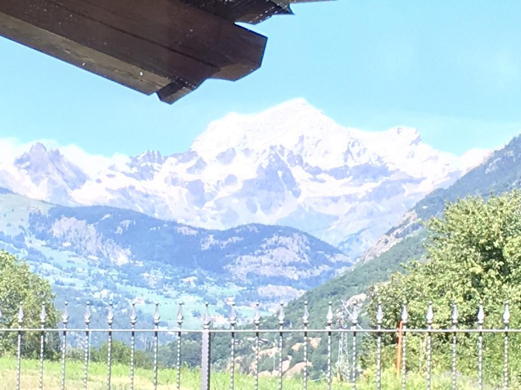 Appartamento Fleur Des Neiges Aosta Exterior foto